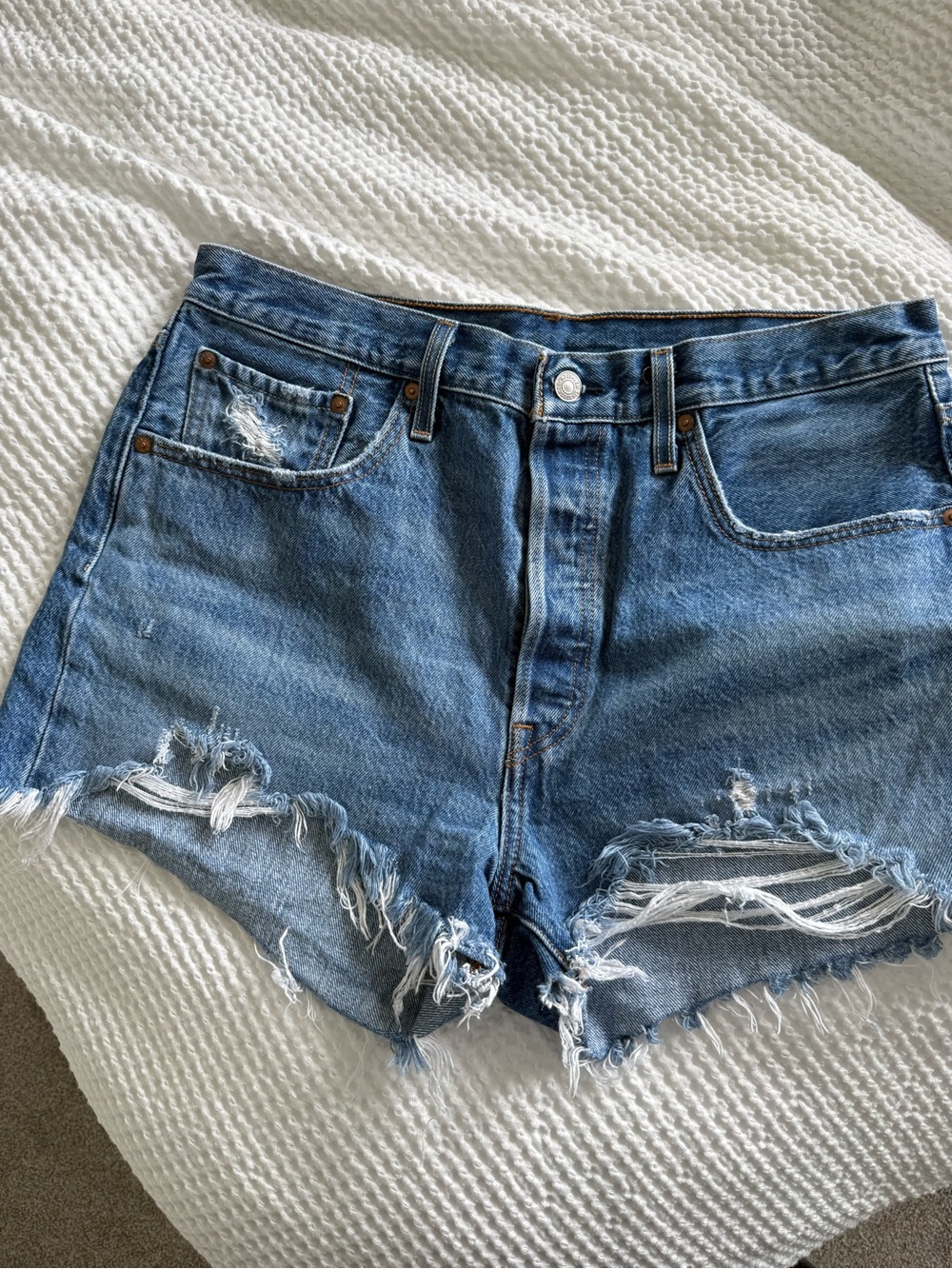 Levi’s Distressed Denim Shorts - Blue
